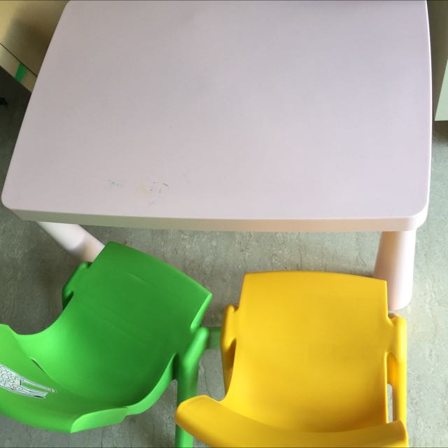 toys r us table and chairs