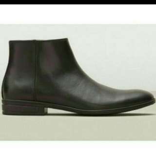 Kenneth Cole Cap-S Off Leather Boots