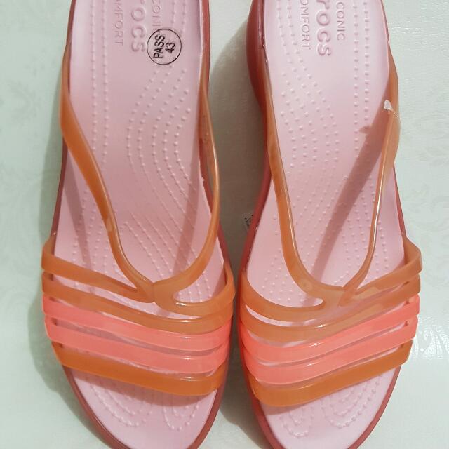 crocs mini wedge sandals