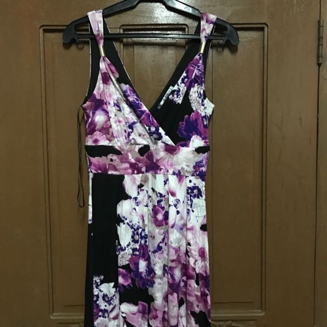 Jennifer lopez Long Gown (Category: Evening dresses & gowns) located in Meycauayan. Submitted by lychie (Listing ID 93743452, Image 1). Description: .
