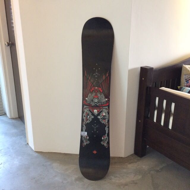 burton 136 snowboard Family Tree Hometown Hero 2027 The Burton Family Tree Sketch Artist Snowboard 2026 is engineered for versatility and responsiveness BURTON WHITE COLLECTION SNOWBOARD SIZE
