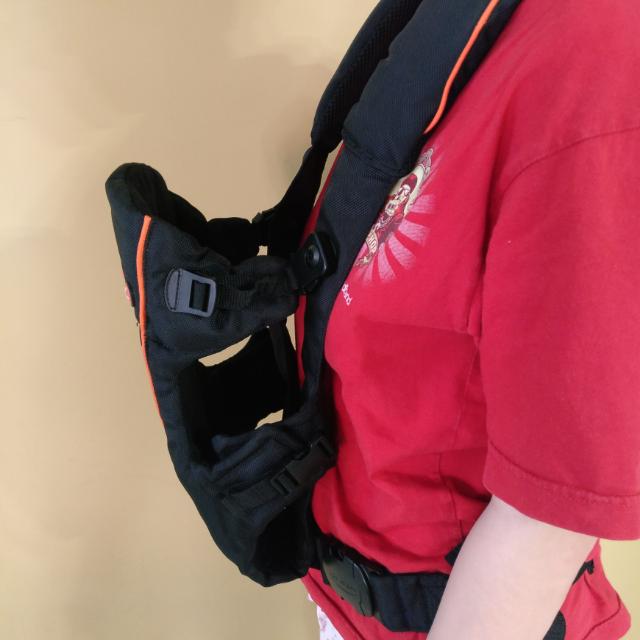 Mutsy hotsell baby carrier