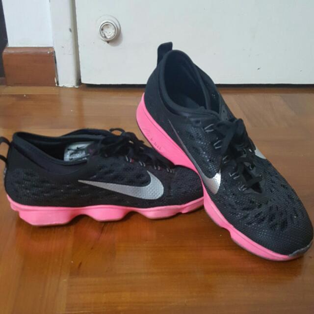 nike zoom cross trainers