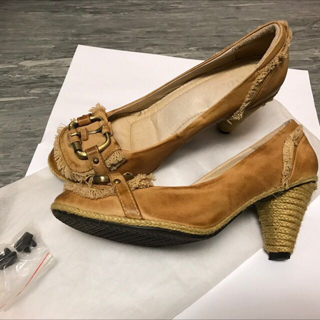 📸🈹Soda 杏色高踭鞋, 女裝, 鞋, Loafers - Carousell