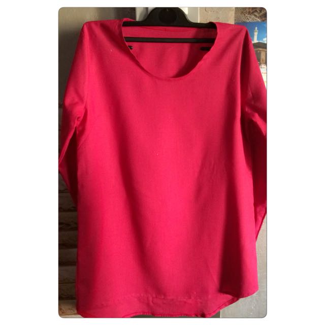 Top (Category: Tops) located in Gombak. Submitted by ecah_erin (Listing ID 93828977, Image 2). Description: .