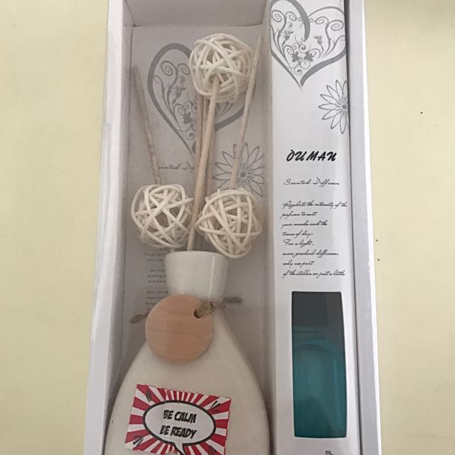 Aromatic Diffuser (Ocean scent) (Category: Other Home Decor) located in Singapore. Submitted by seoulover (Listing ID 94088351, Image 1). Description: .