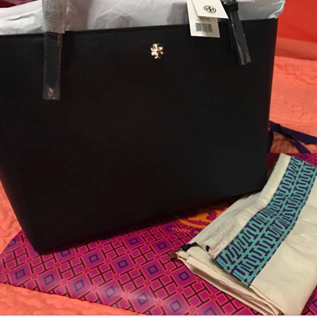 Original Tory Burch York Buckle Tote, Luxury, Bags & Wallets on Carousell