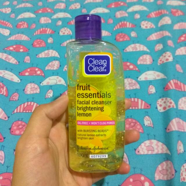 manfaat clean and clear fruit essentials facial cleanser brightening lemon