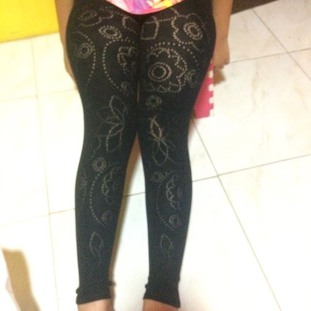 Flower Designed Semi-see Thru Leggings 