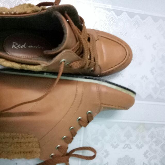 Red on sale modani shoes