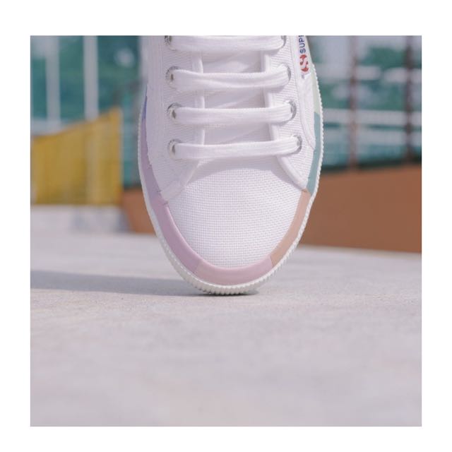 Superga 2750 shop white multifoxing