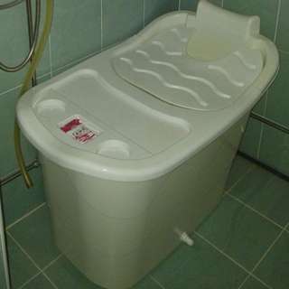 Totally Brand New "White" Portable Bath Tub - Price Negotiable