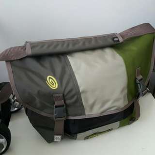Timbuk2 messenger bag.