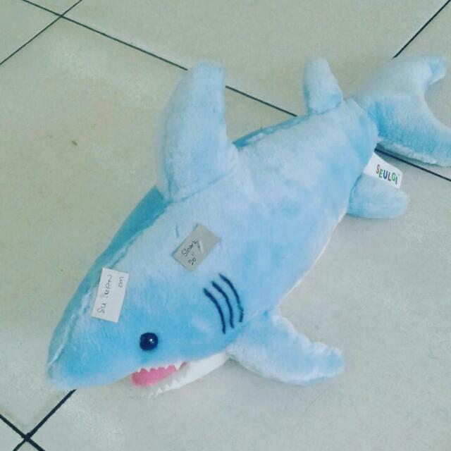 Boneka Karakter Hewan Ikan Air Laut Buas Si Hiu Biru Blue Shark