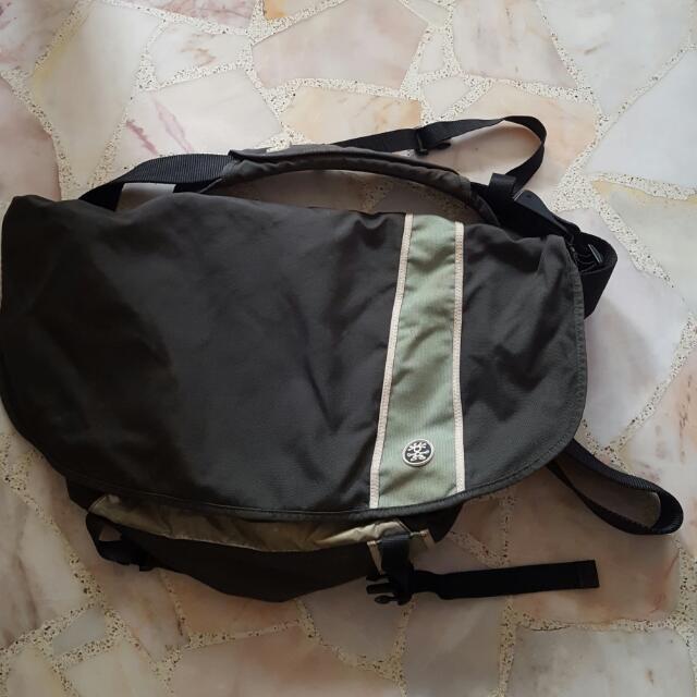 Crumpler Messenger Bag, Men's Fashion, Bags, Sling Bags on Carousell
