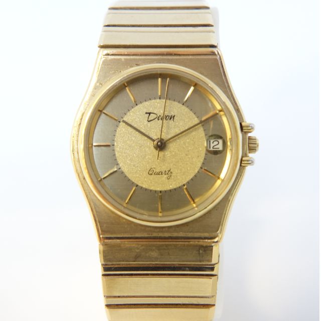 Devon Quartz Vintage Watch, Women's Fashion, Watches & Accessories, Watches on Carousell