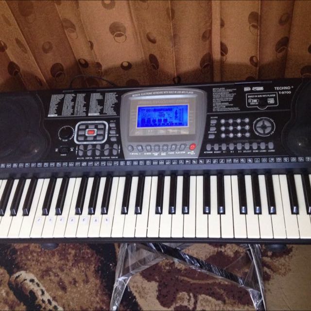 style keyboard techno t9700