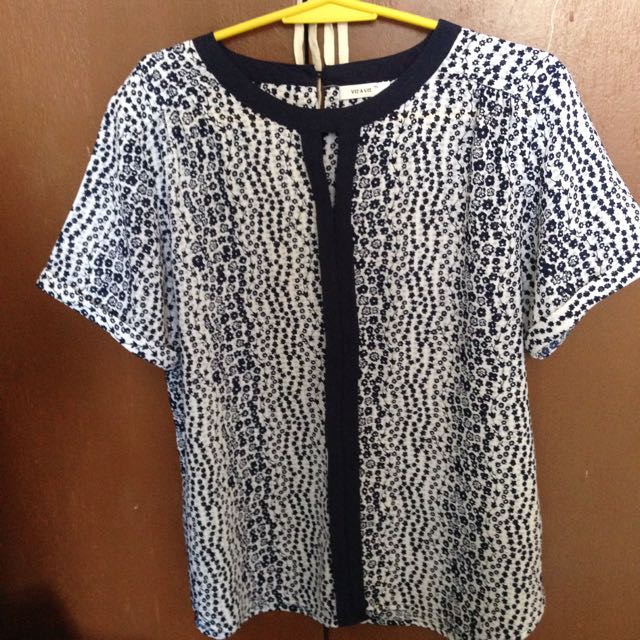 Viz Viz Blouse, Women's Fashion, Tops, Blouses on Carousell