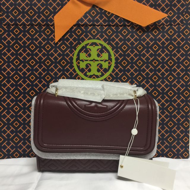 BN Authentic Tory Burch Fleming Small Convertible Shoulder Bag Port Royal,  Luxury, Bags & Wallets on Carousell