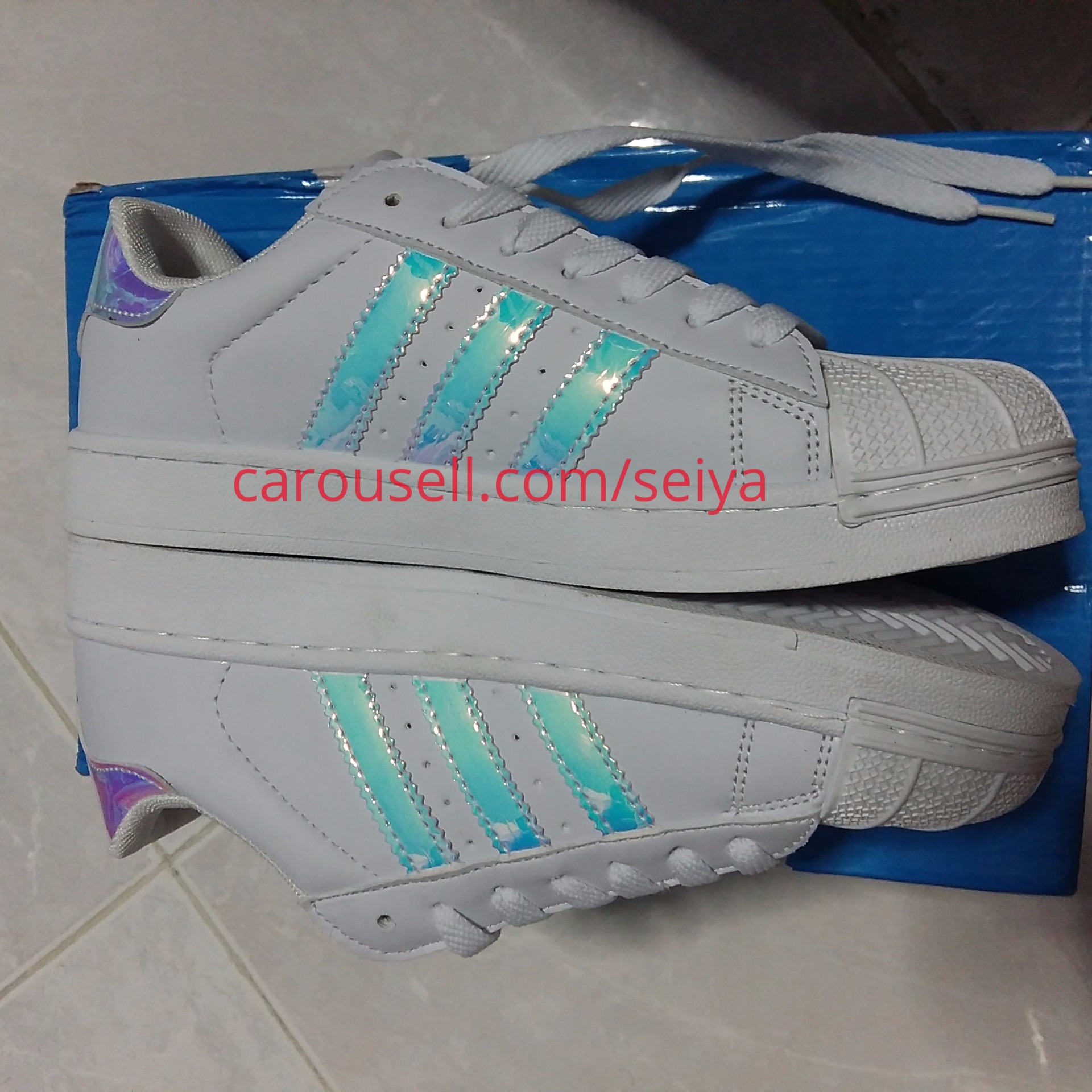Adidas superstar holographic 39 on sale