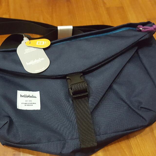 Brand New Hellolulu Duff Shoulder Bag Men s Fashion Activewear on Carousell
