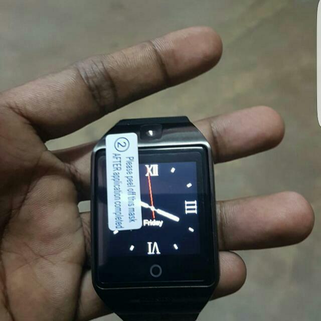 Get A Free Smartwatch Motorolas Hidden Foldable Phone Offer - 2kmswp1