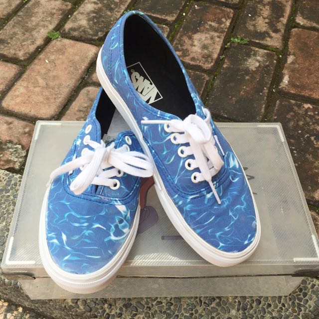 vans blue true white