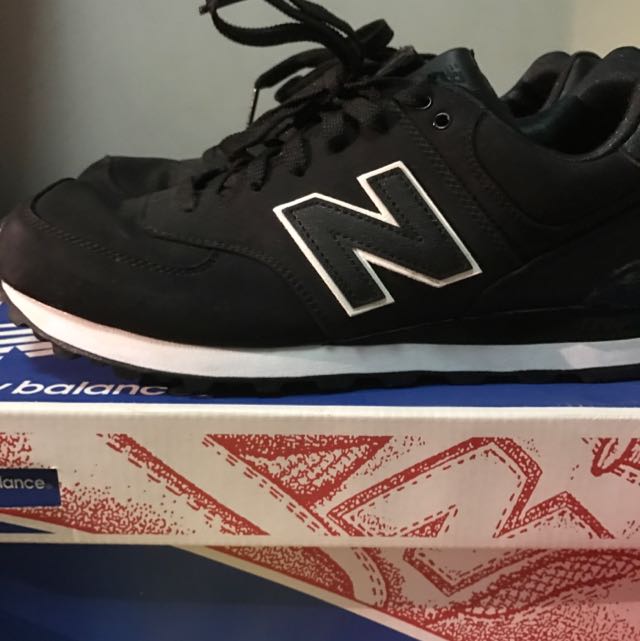 574 classic new balance black shoes, Men's Fashion, Footwear, Casual shoes  on Carousell