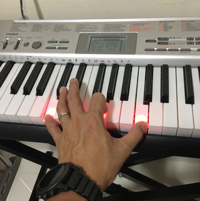 Casio LK130 Keyboard, Hobbies & Toys, Music & Media, Musical