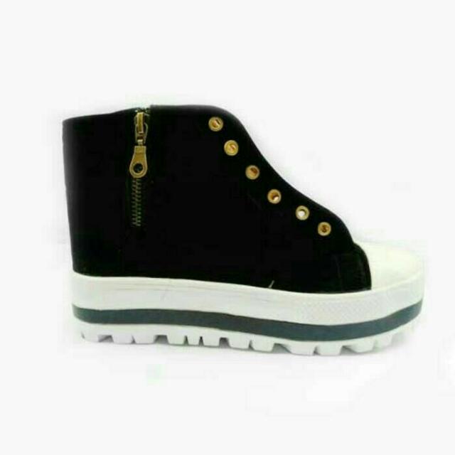Sepatu Wanita Boot Korea Hitam Women S Fashion Women S Shoes On Carousell