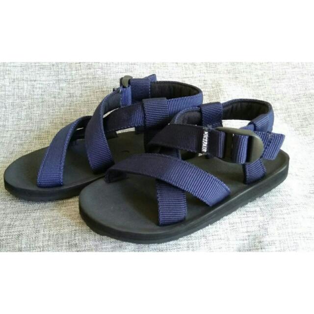 Best Seller Sandal Sepatu Outdoor Anak Potket Warna Blueberry Navy Dongker Unisex Keren Murah Bayi Anak Lainnya Di Carousell