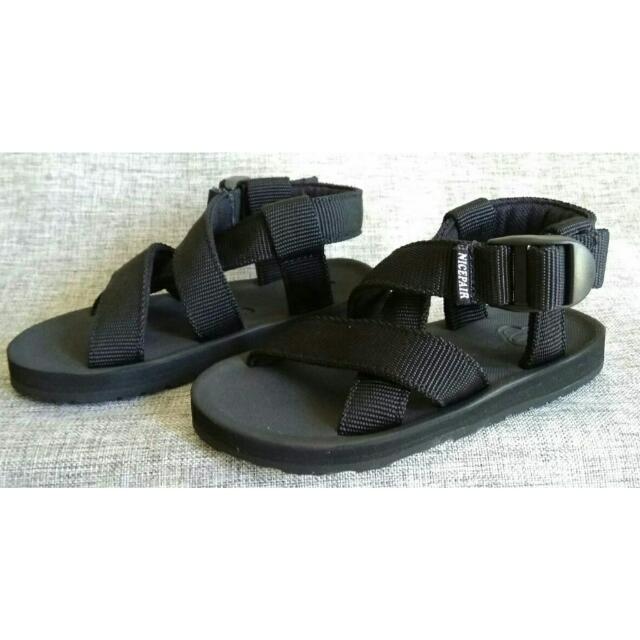 Best Seller Sandal Sepatu Outdoor Anak Potket Warna Hitam Unisex Keren Murah Bayi Anak Lainnya Di Carousell