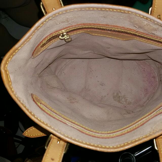 Lv （分類：手袋及銀包）位於 Hong Kong。 由 raylily2006 提交（商品編號 95042591，圖片 3）。簡介： 。