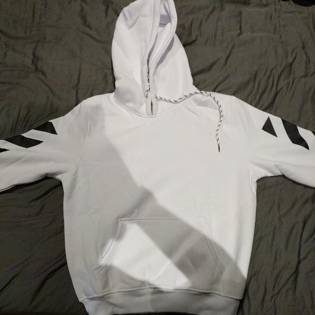 Ua off sales white hoodie