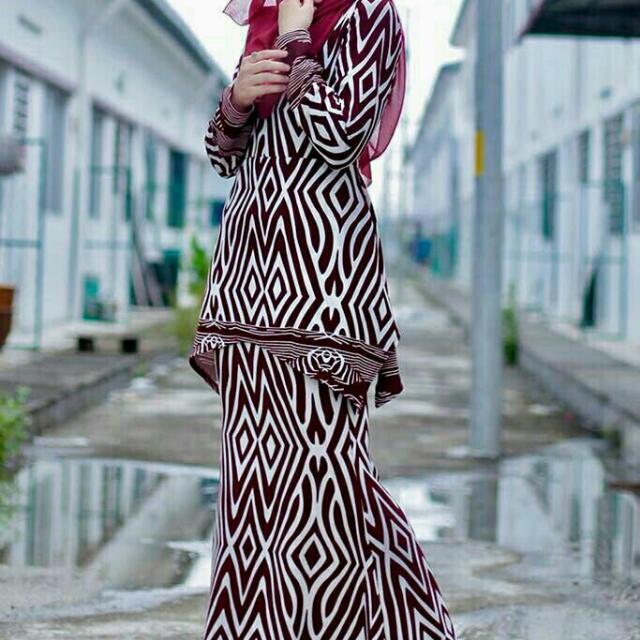 Fesyen Baju Kurung Pua Kumbu