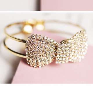 Cute diamond ribbon bracelet