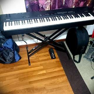 (URGENT) Yamaha CP33 Stage Piano w Stand & Sustain Pedal