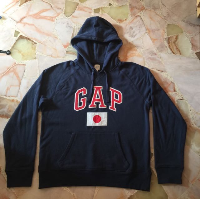 gap heart sweater