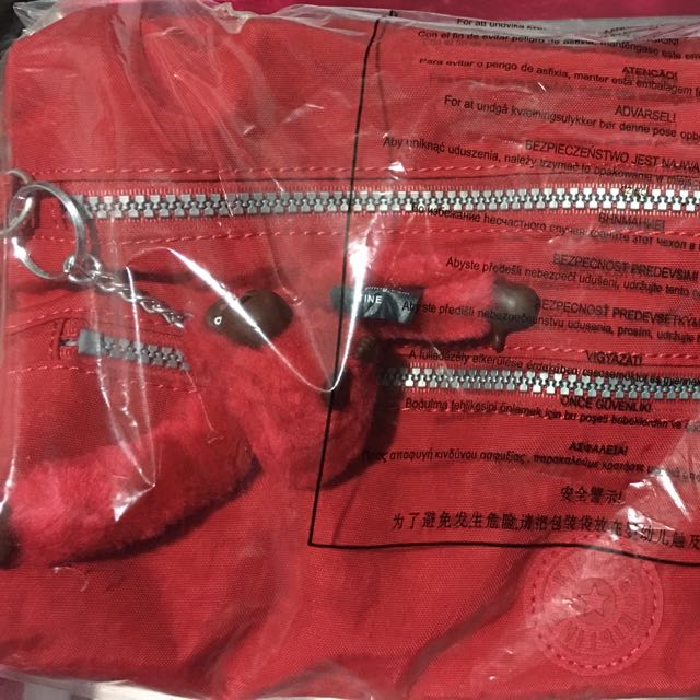 Kipling Shoulder Bag-authentic (Category: Shoulder Bags) located in Singapore. Submitted by maslee (Listing ID 95106983, Image 1). Description: .
