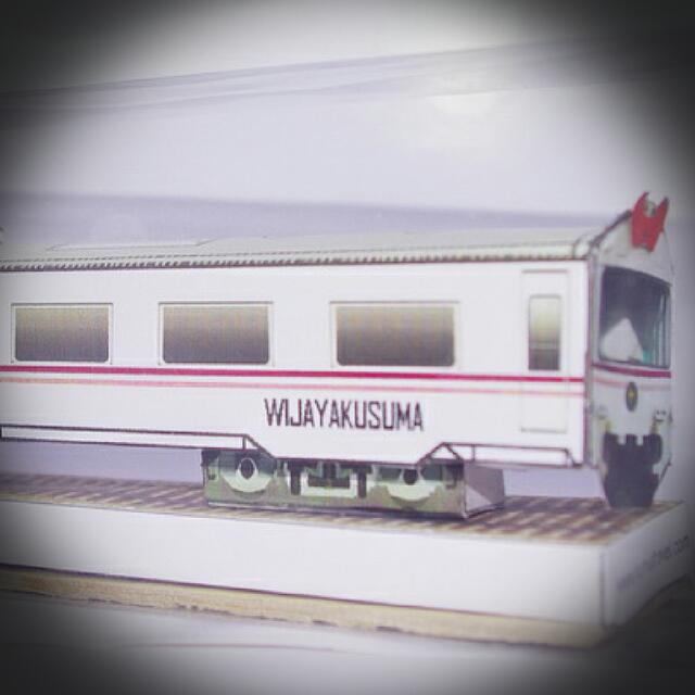 Papercraft Kereta Wijaya Kusuma Desain Kerajinan Tangan Karya Seni Di Carousell