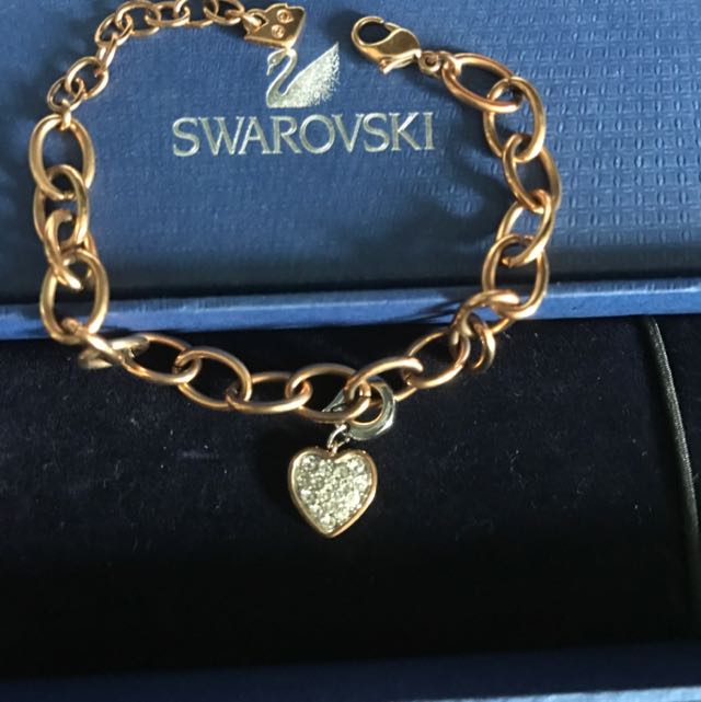 Swarovski Heart Bracelet Rose Gold Women S Fashion Jewellery On Swarovski Heart Bracelet Rose Gold Women S Fashion Jewellery On Carou