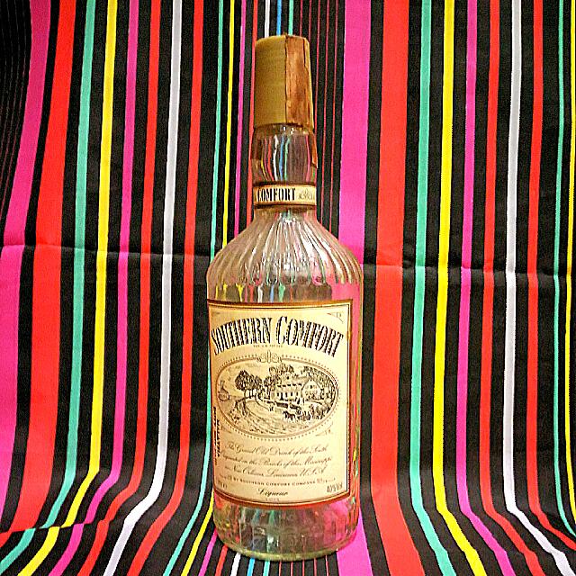 Vintage Southern Comfort Bottle Antiques Vintage Collectibles On