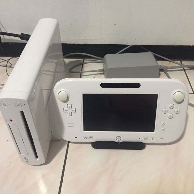 Wii U 主機全配備 兩個手把 太鼓達人全配備 全部遊戲 電玩 電玩主機在旋轉拍賣