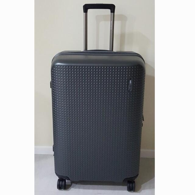 25 63 cm Samsonite Pixelon Luggage Everything Else on Carousell