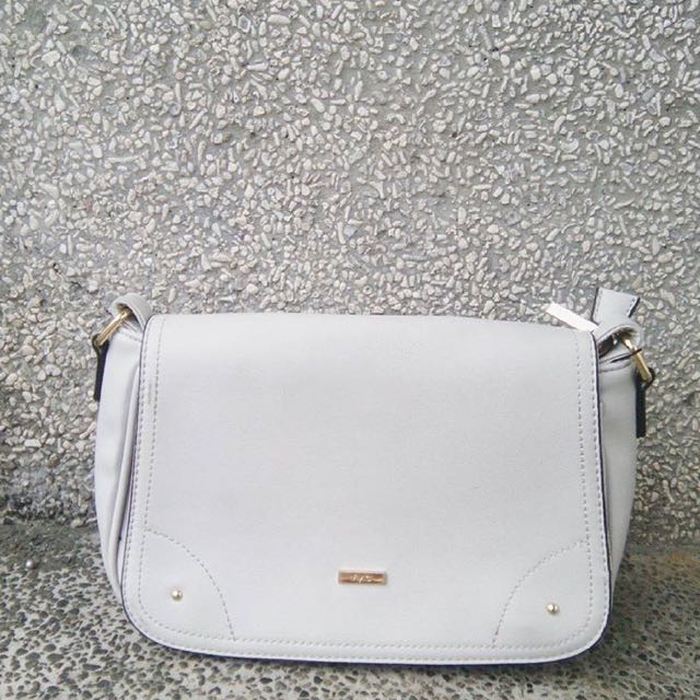 ayla sling bag