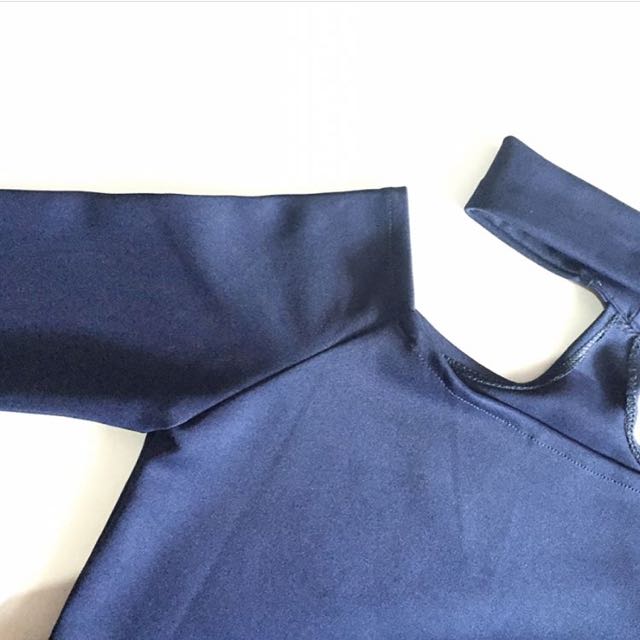 Baju Model Sabrina Kerah Pisah, Fesyen Wanita, Pakaian Wanita di Carousell