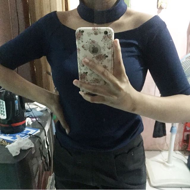 Baju Model Sabrina Kerah Pisah, Fesyen Wanita, Pakaian Wanita di Carousell