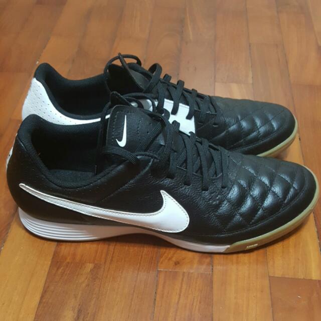 NIKE Street Soccer Shoes (BRAND NEW 