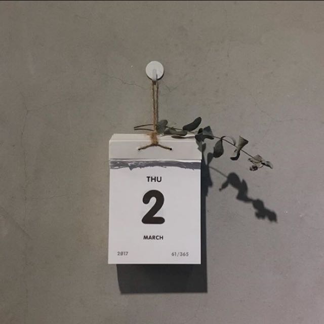 由 lulushop__ (刊登 ID 95552435，圖片 1) 提交，位於 台北市 (Taipei) 的 韓國 小日曆 迷你日曆 2017日曆 韓國代購 hi nei dou (類別：預購)，說明：。