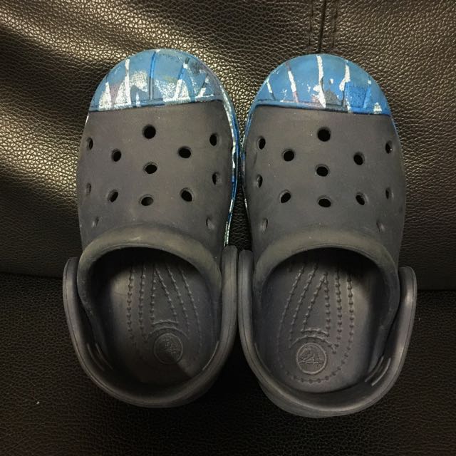 blue camo crocs